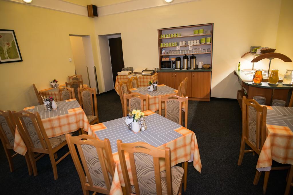 Hotel City Bell Praha Bagian luar foto