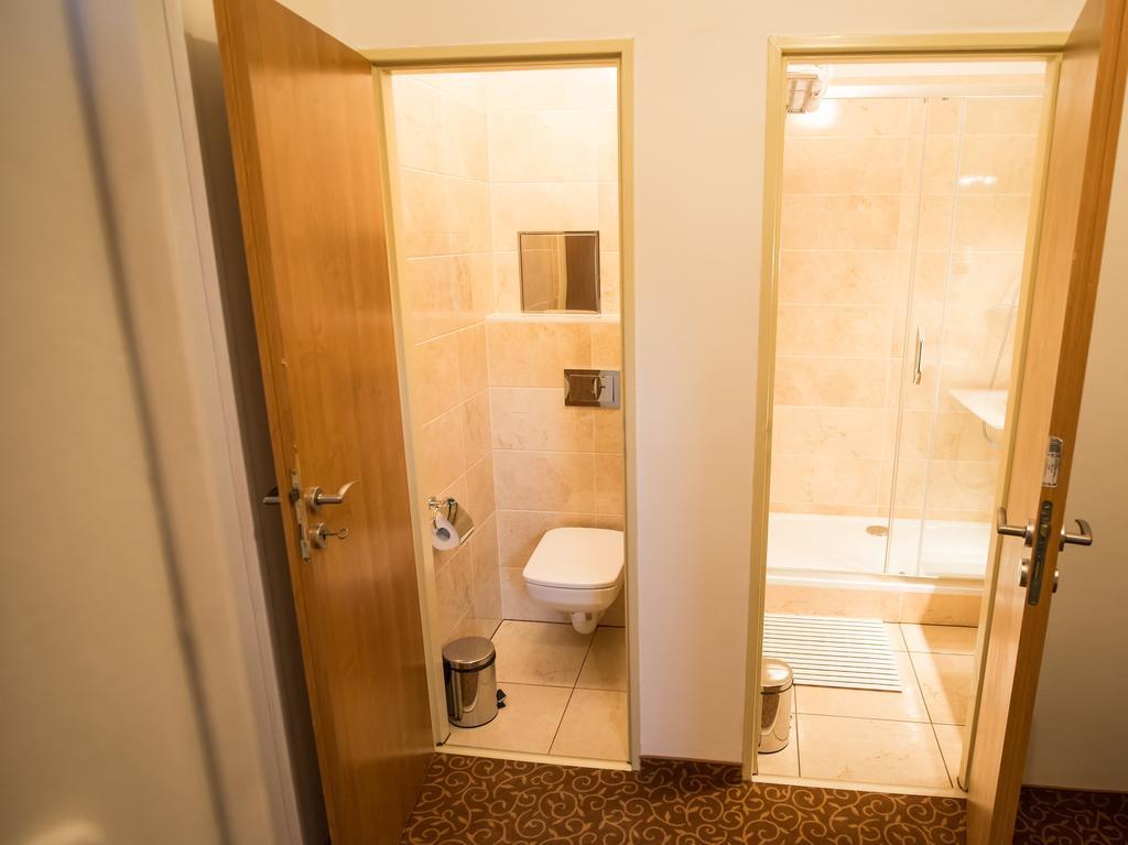 Hotel City Bell Praha Bagian luar foto