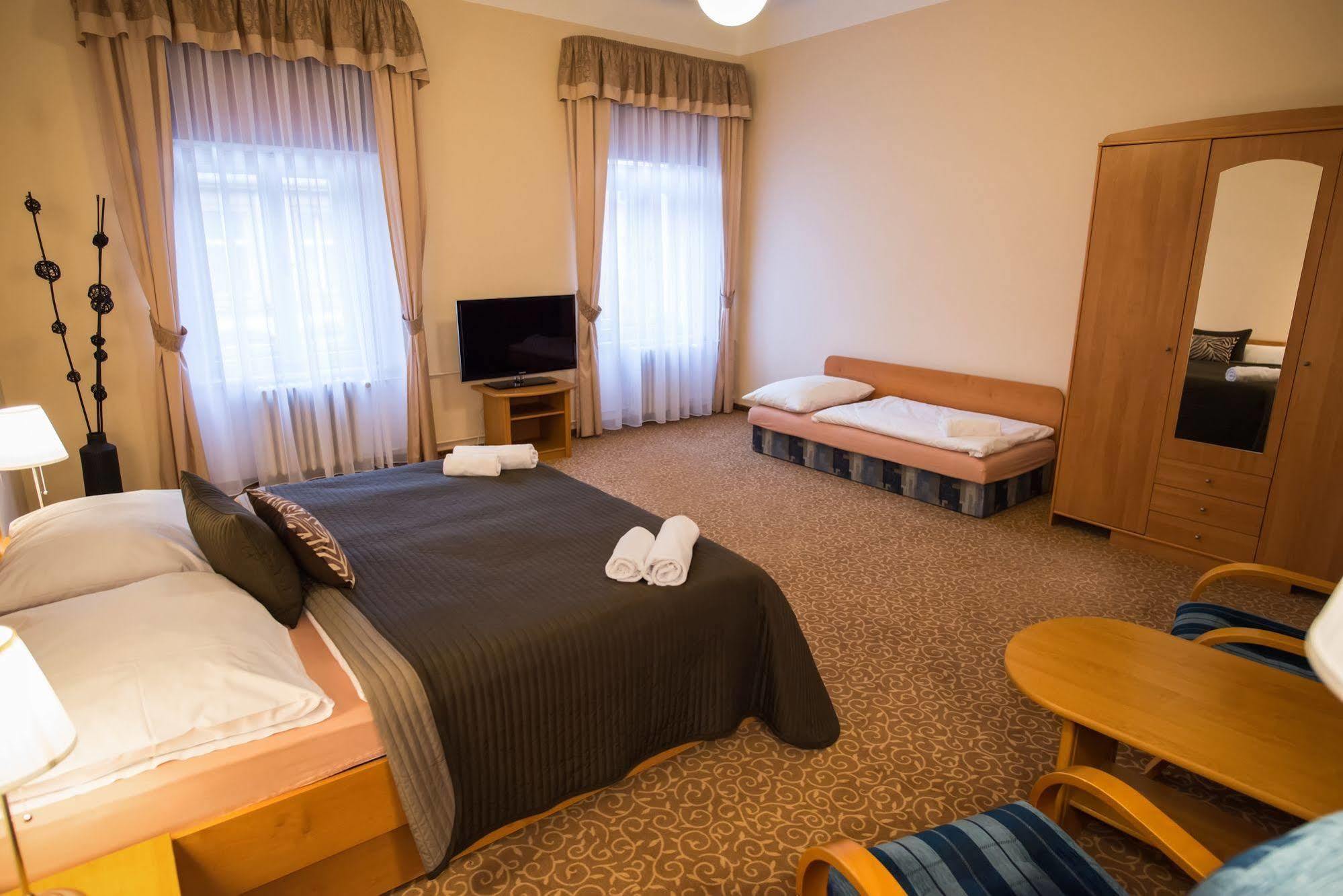 Hotel City Bell Praha Bagian luar foto