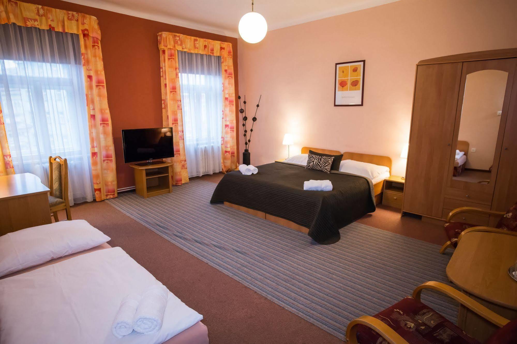 Hotel City Bell Praha Bagian luar foto