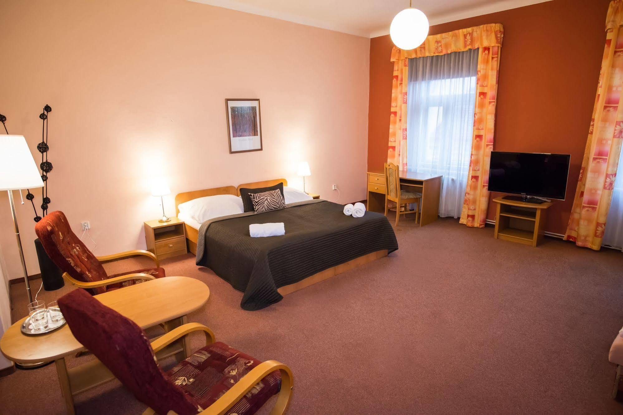 Hotel City Bell Praha Bagian luar foto