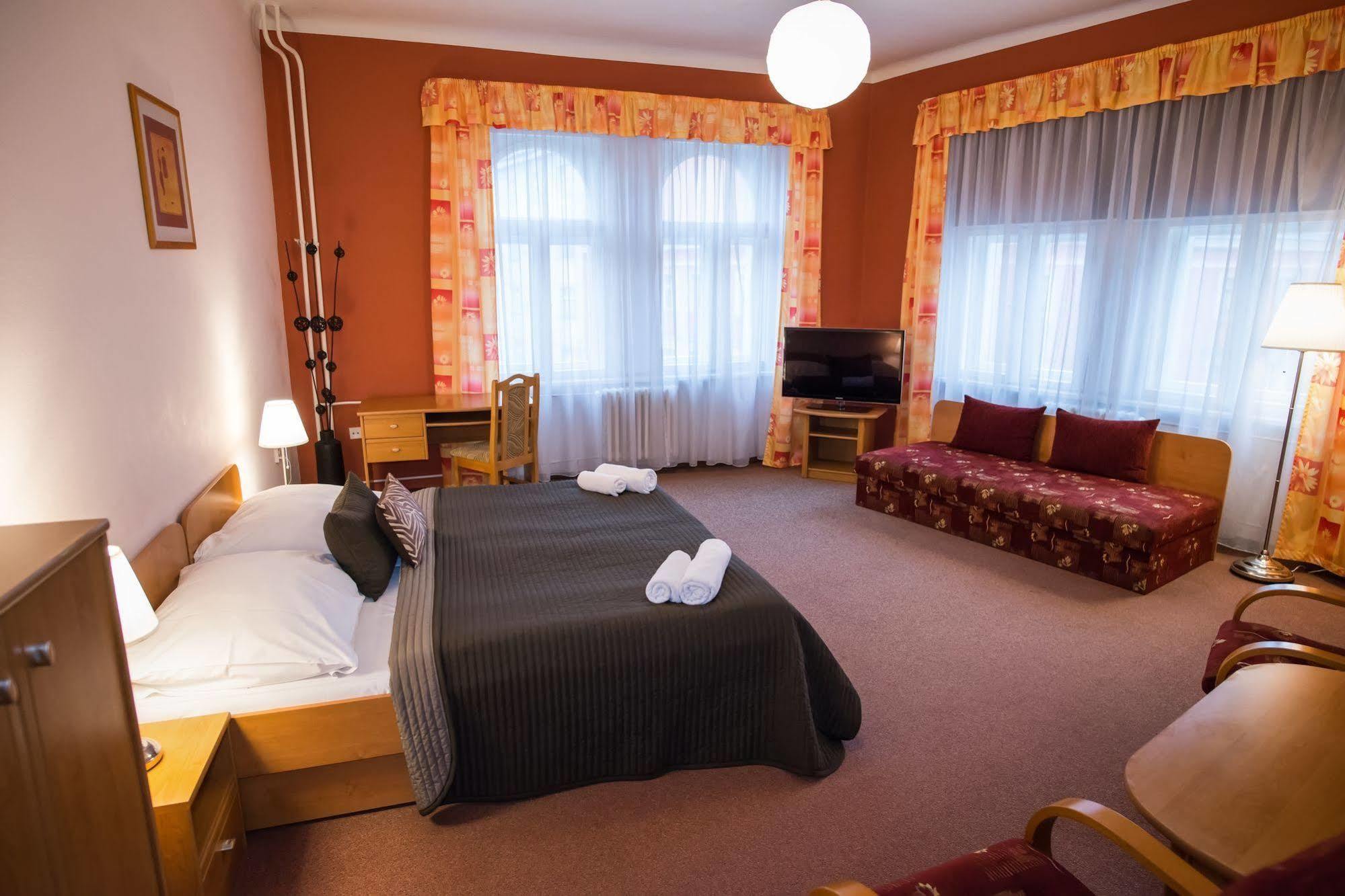 Hotel City Bell Praha Bagian luar foto