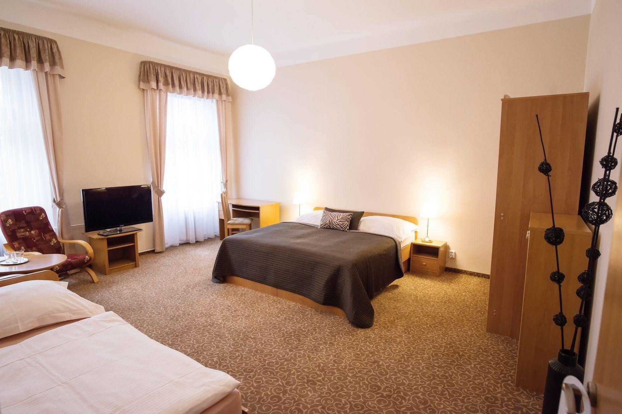 Hotel City Bell Praha Bagian luar foto